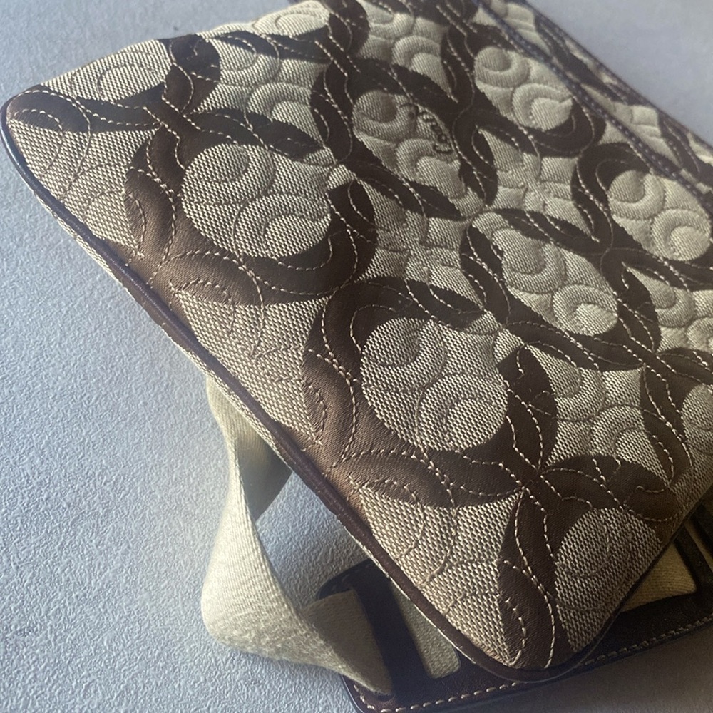 COACH GRAMERCY LOGO Crossbody Adjustable Shoulder Bag 8.5…COACH Under $100 - Picture 15 of 16